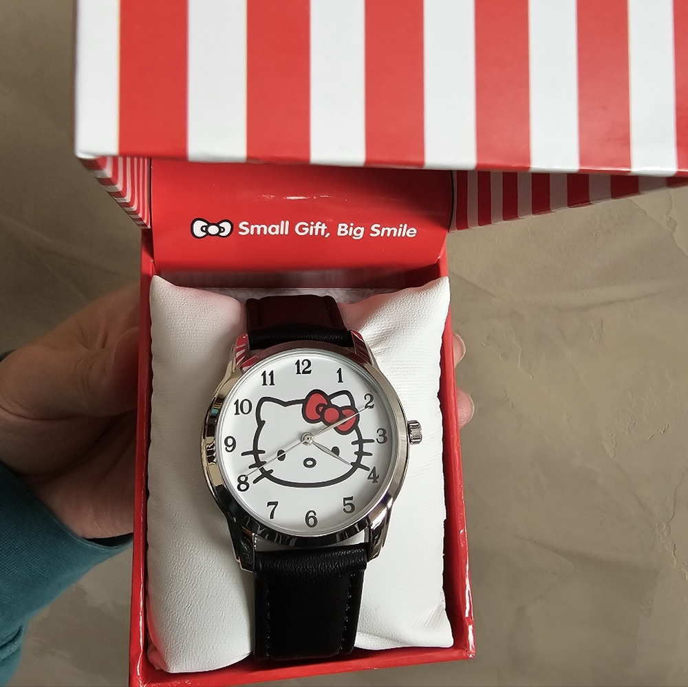 Hello Kitty Watch - Picture 2 of 4